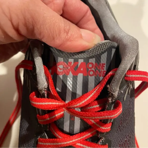 Hoka Men’s Shoes 9 Gray Red Athletics Lace Up M Bondi 6 One on One