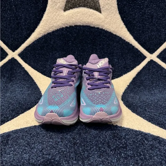 Hoka One Clifton 9 Violet Running Shoes Women’s Size 7.5 or 8.5