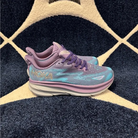 Hoka One Clifton 9 Violet Running Shoes Women’s Size 7.5 or 8.5