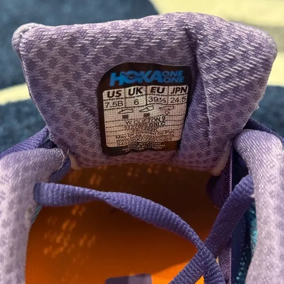 Hoka One Clifton 9 Violet Running Shoes Women’s Size 7.5 or 8.5