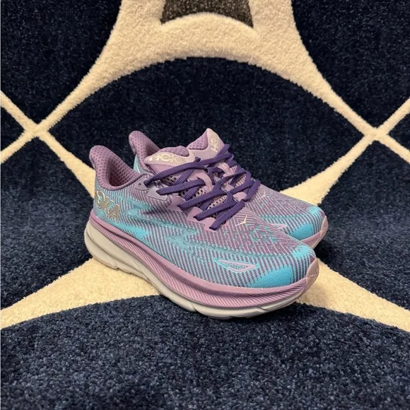 Hoka One Clifton 9 Violet Running Shoes Women’s Size 7.5 or 8.5