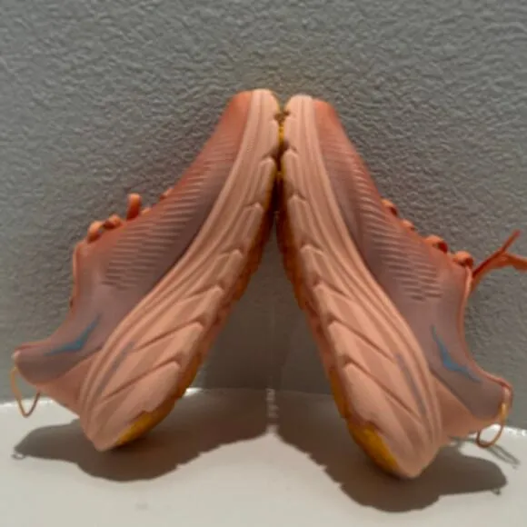 HOKA ONE ONE $210 Rincon 3 Road Running Shoes ShellCoralPeach Parfait Size 6.5B