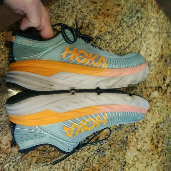 HOKA ONE ONE Bondi 7 Women's Cushioned Running Shoes Size 9.5