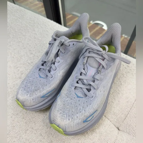 Hoka One One Clifton 9 Women's  Running Shoes (NIB) GLLS Gull / Sea Ice Size 8
