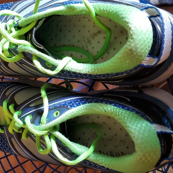 Hoka One One Conquest 2 Blue With Green Lace Up Sneakers - Size 11.5