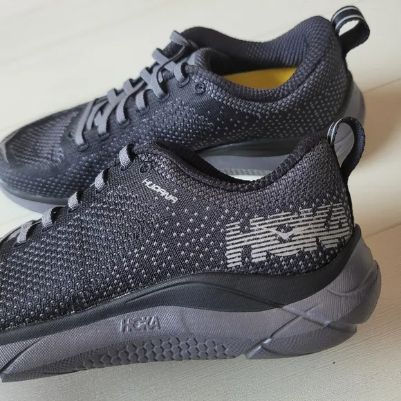 Hoka One One Hupana 2 Running Shoes in Black / Blackened Pearl - Like New