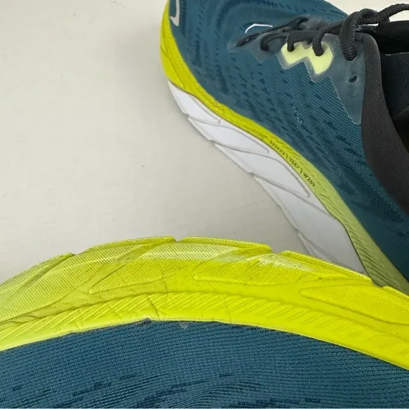 Hoka One One Men’s Arahi 6 Running Shoes Size 12.5D