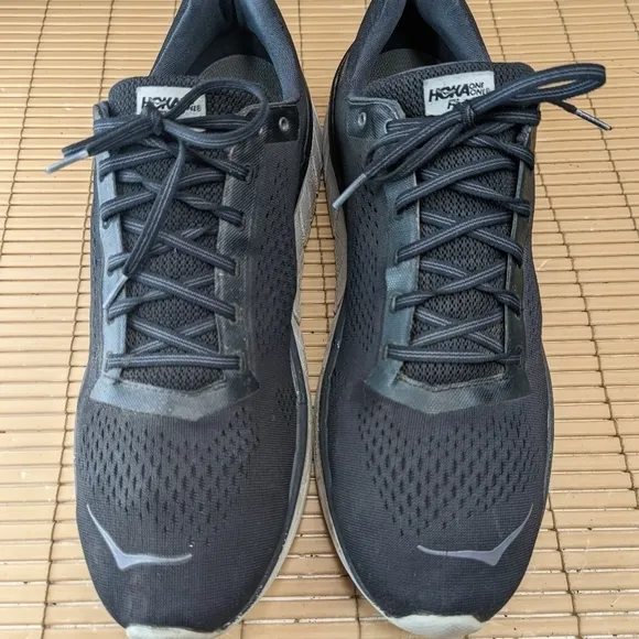Hoka One One Mens Cavu 1019281 BWHT Black Running Shoes Sneakers Size 15 EUC!