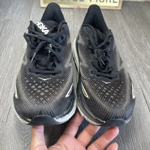 Hoka One One Mens Clifton 9 1127895 BWHT Black Running Shoes Sneakers Size 9 D