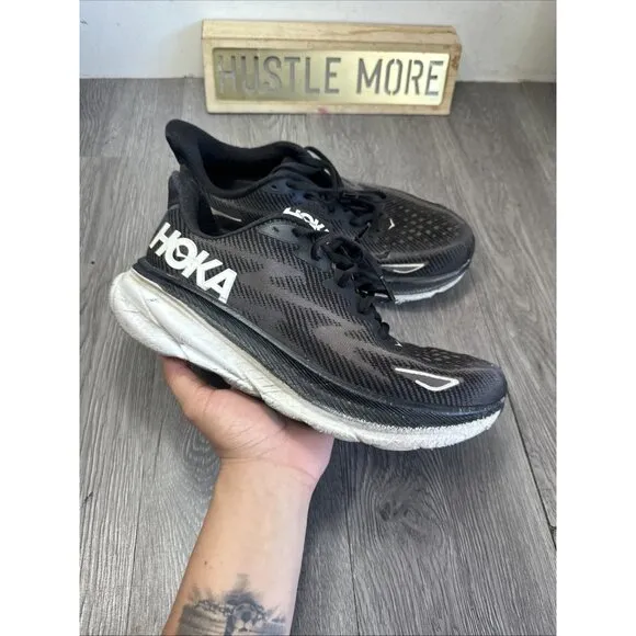 Hoka One One Mens Clifton 9 1127895 BWHT Black Running Shoes Sneakers Size 9 D