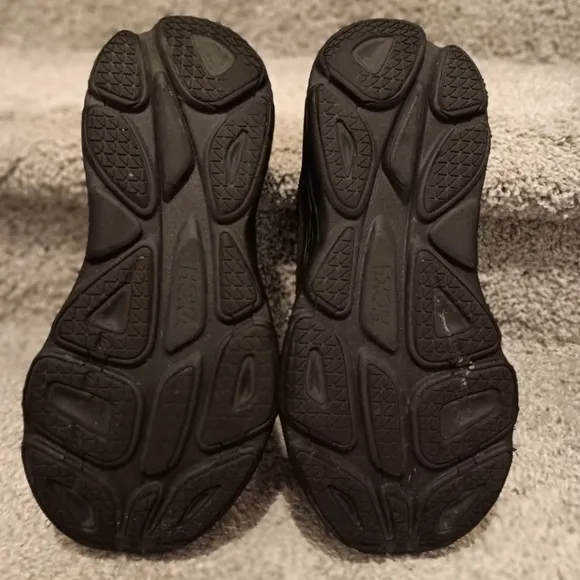 HOKA OneOne Black Bondi 8 Running Shoes