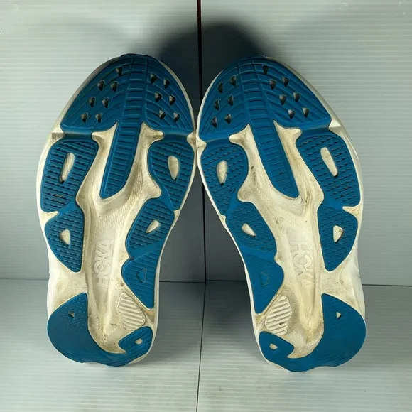 Hoka Skyflow