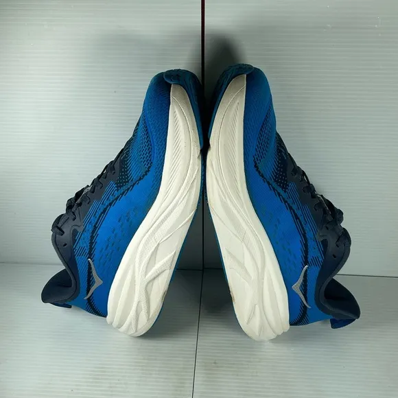 Hoka Skyflow