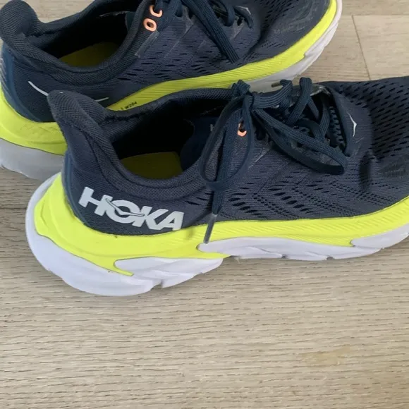 HOKA Women's Clifton Edge Running Shoes, Moonlit Ocean/Primrose, size 8