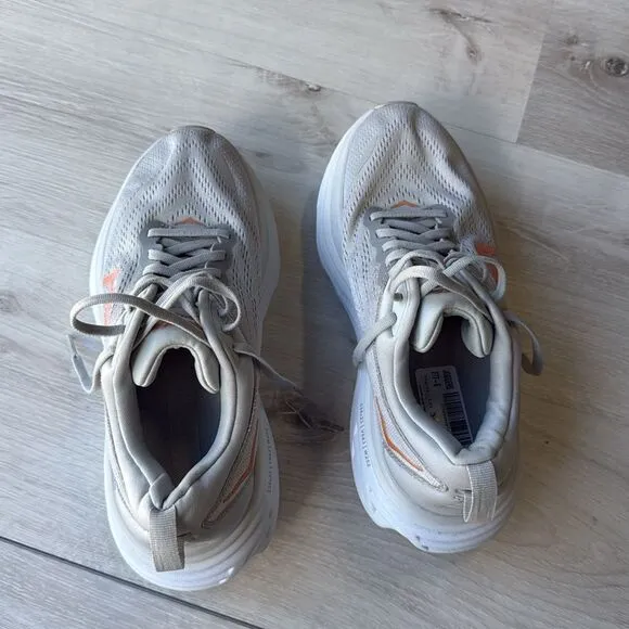 HOKA one one Bondi 8 RUNNING SHOES Size 7B New Without Box