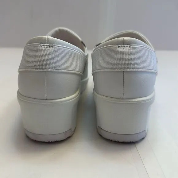 Infinity women’s nursing slip on shoes size 9