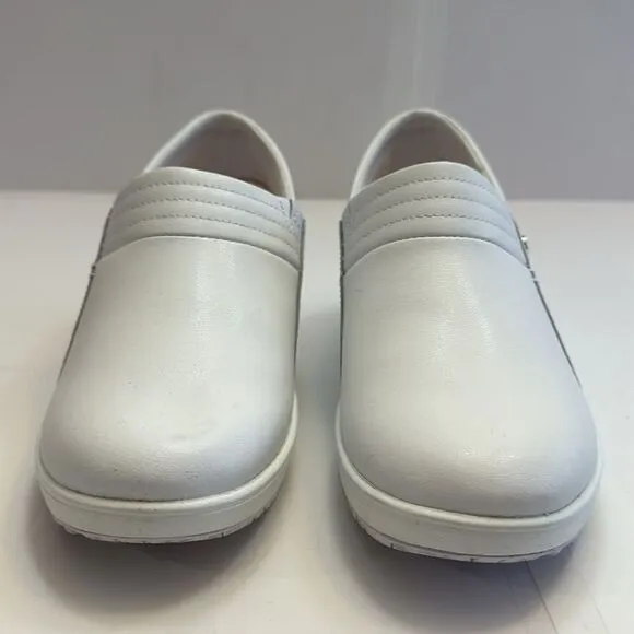 Infinity women’s nursing slip on shoes size 9
