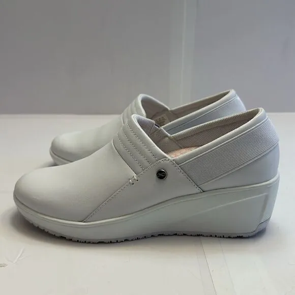 Infinity women’s nursing slip on shoes size 9