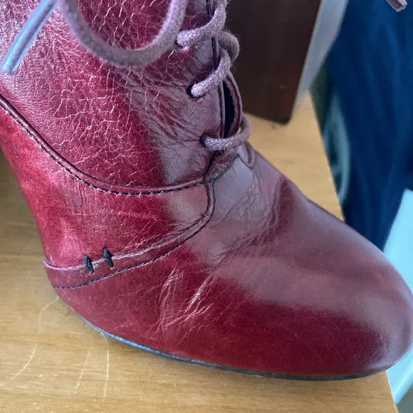 Isola blood red buttery leather Oxford lace up ankle booties 6.5