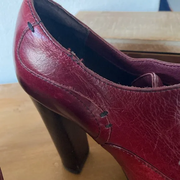Isola blood red buttery leather Oxford lace up ankle booties 6.5
