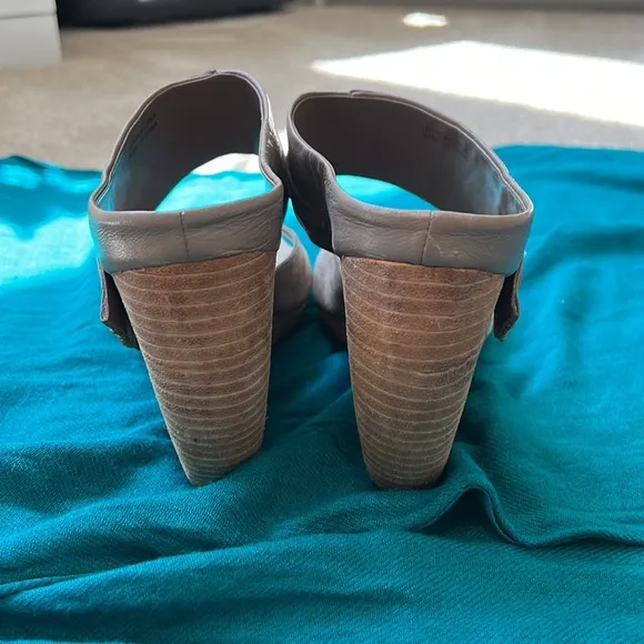JOE’S Leather Wedge Heels Size 8