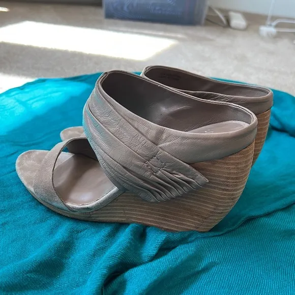 JOE’S Leather Wedge Heels Size 8