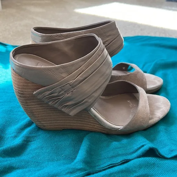 JOE’S Leather Wedge Heels Size 8
