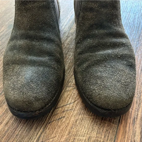 John Varvatos collection Shaggy Suede Low Chelsea Boot in Brown Size 12M-  $698