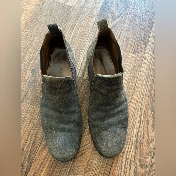 John Varvatos collection Shaggy Suede Low Chelsea Boot in Brown Size 12M-  $698