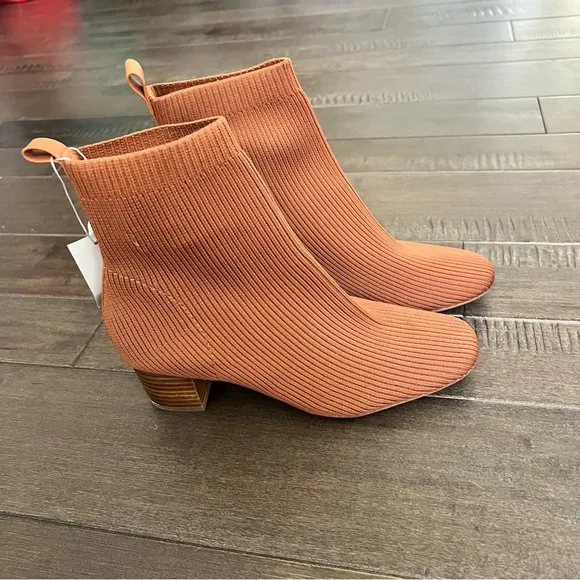 Joie Neely Block Heel Pull On Shoes Knit 7.5 Sock-ribbed Booties Ankle Boots