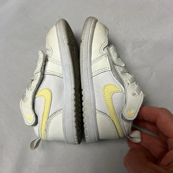 Jordan 1 Low SE Toddler Sneakers White Yellow Hook and Loop Shoes 7C