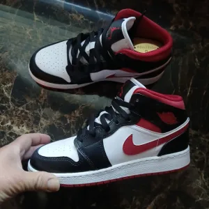 Jordan 1 Mid Streetwear/Basketball Shoes Size 5 Youth/6.5 Women