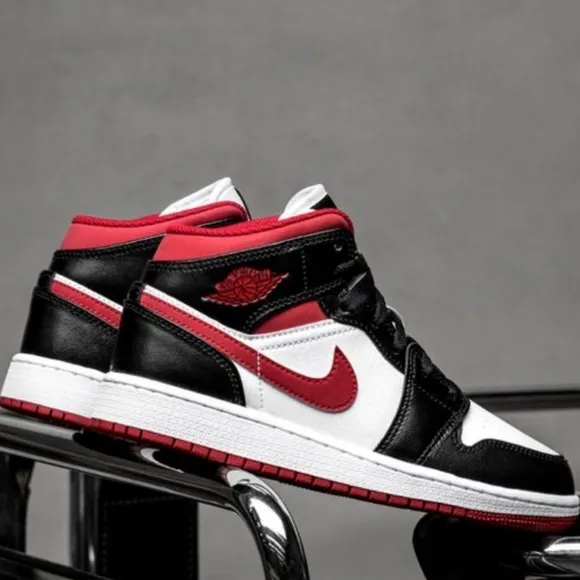 Jordan 1 Mid Streetwear/Basketball Shoes Size 5 Youth/6.5 Women