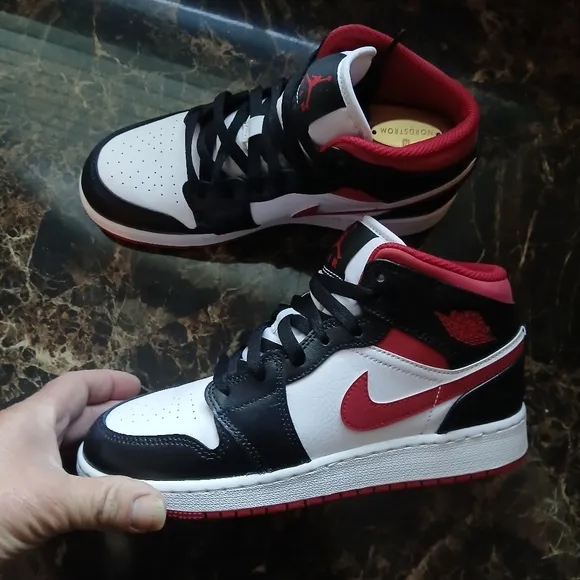 Jordan 1 Mid Streetwear/Basketball Shoes Size 5 Youth/6.5 Women
