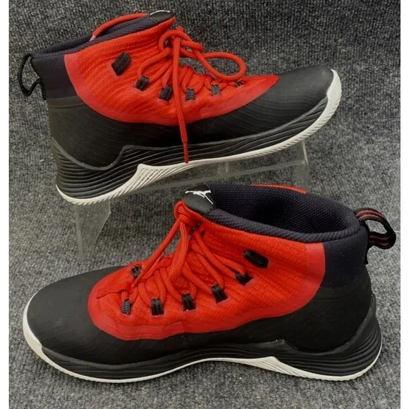 Jordan Sneakers Men Size 8.5 Ultra Fly 2 Black White Gym Red Shoes 897998-001