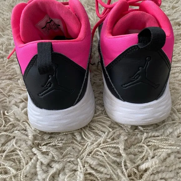 Jordan youth 3Y pink running kids shoes