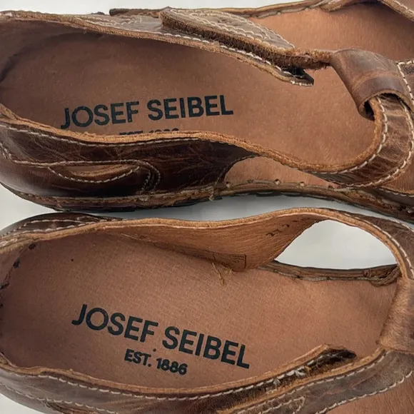 Josef Seibel Rosalie 29 Closed Toe Sandals in Brandy - Size 6-6 1/2 (37)