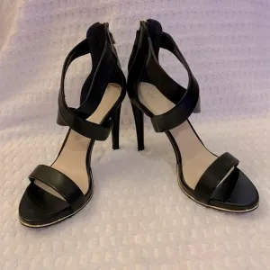 Kenneth Cole stilettos w/gold trim around front; excellent condition, 8 medium