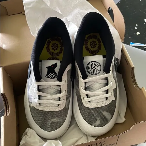 Kyrie 8 TD brand new