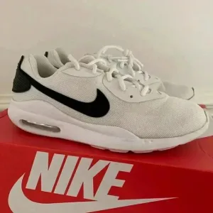 L Men's NIKE Air Max Keto Running Shoes- White/Black- US 8.5