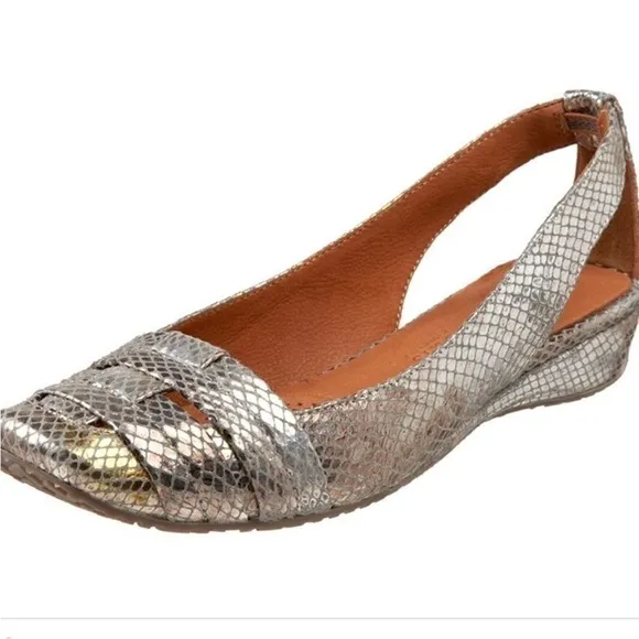 Like New Gentle Souls Metallic Snakeskin Leather Shoes Size 9.5