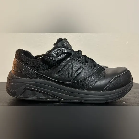 🔥Like New - New balance Black 928v3 walking shoes- W size 5.5/ kids 5.5
