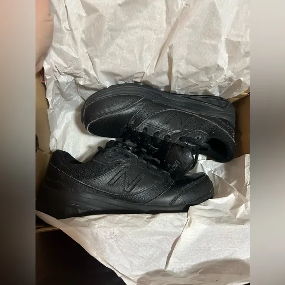 🔥Like New - New balance Black 928v3 walking shoes- W size 5.5/ kids 5.5