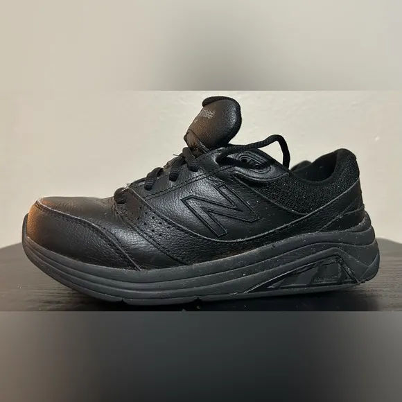 🔥Like New - New balance Black 928v3 walking shoes- W size 5.5/ kids 5.5
