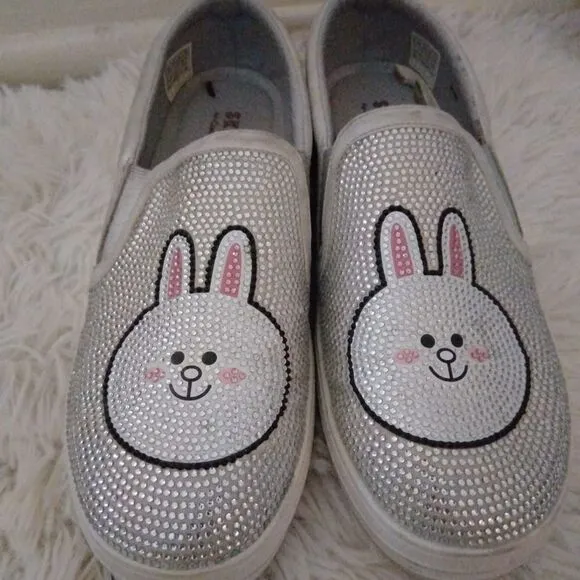 Limited edition Skechers bunny Rhinestone shoes sz10 memory foam