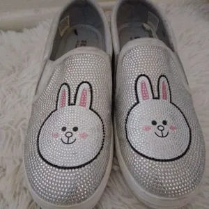 Limited edition Skechers bunny Rhinestone shoes sz10 memory foam