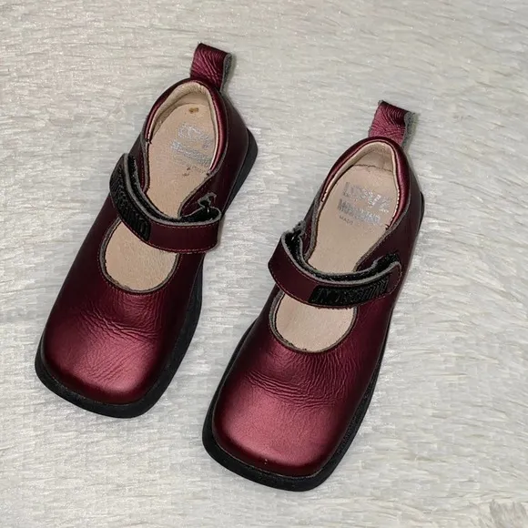 Love Moschino Burgundy Girls Sz 4 Mary Jane Leather Rubber Logo Shoes