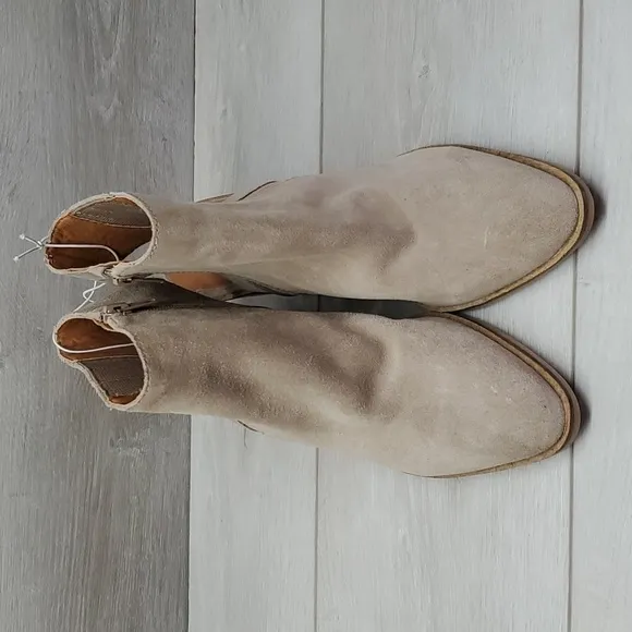 Lucky Brand Women Like New  Shyna Ankle Leather Heels Boots shoes sz 7.5M