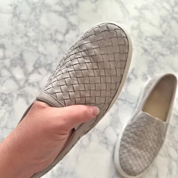 M. Gemi The Cerchio Slip On Sneaker in Dove Gray