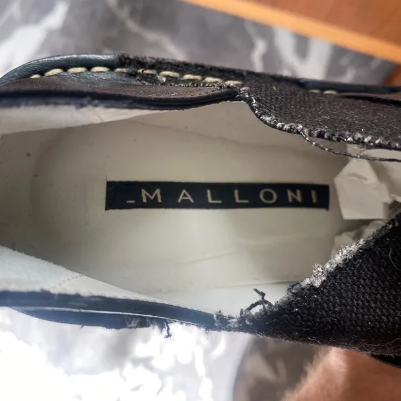 malloni Lace Up shoes in black. sz 39. retail $352